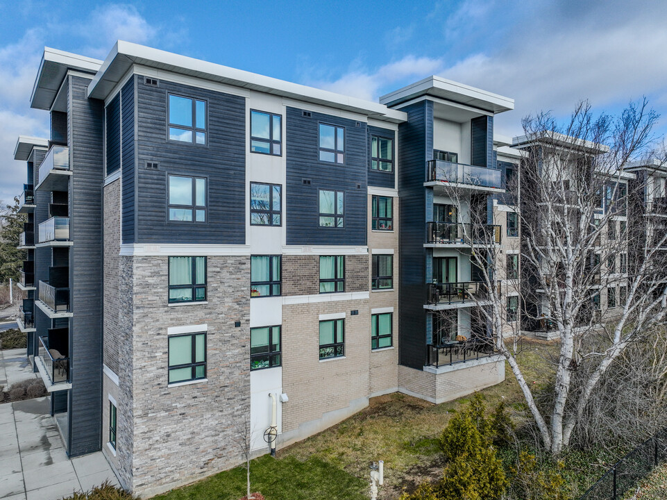 Liberty Square in Guelph, ON - Building Photo