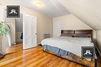 36 Willow St, Unit 3 in Newton, MA - Building Photo - Building Photo