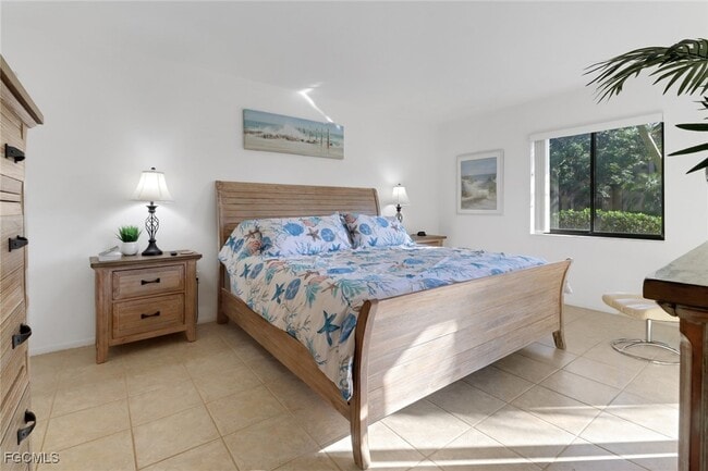 property at 5015 Harbortown Ln