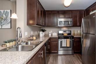 Circa 2020 in Redlands, CA - Foto de edificio - Interior Photo