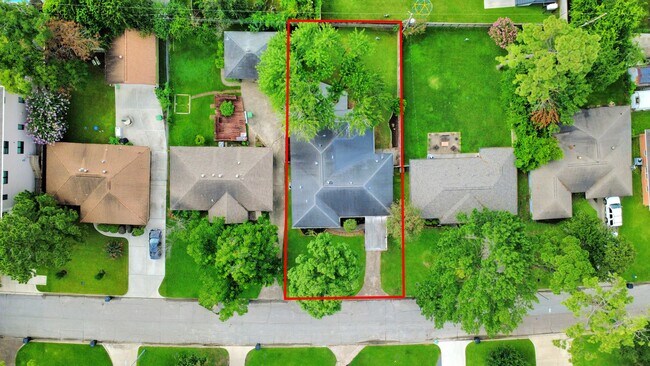 2215 Gardenia Dr in Houston, TX - Building Photo - Building Photo