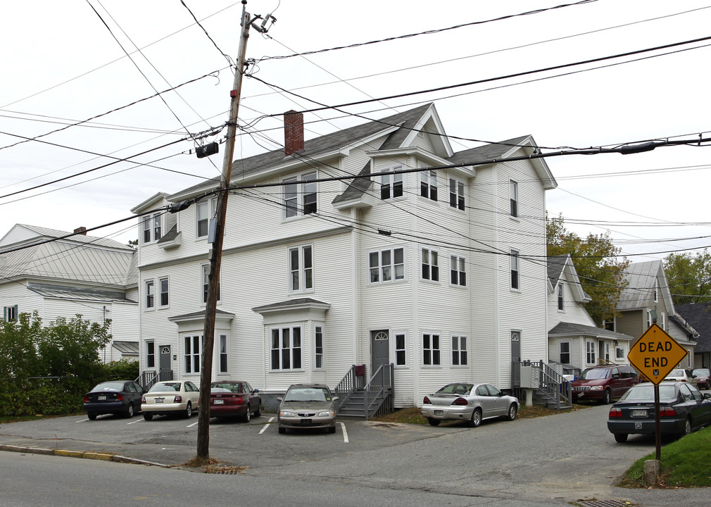 56 Silver St in Waterville, ME - Foto de edificio