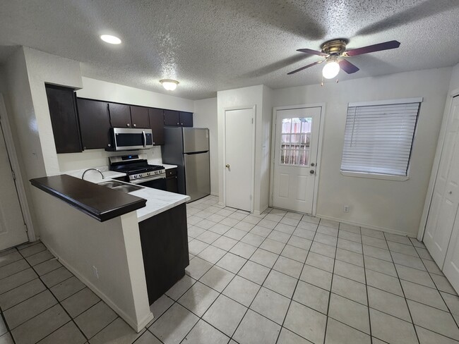 3804 Rocky Hollow Trl, Unit A in Georgetown, TX - Building Photo - Building Photo
