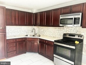 3001 Arbor St in Philadelphia, PA - Building Photo - Building Photo