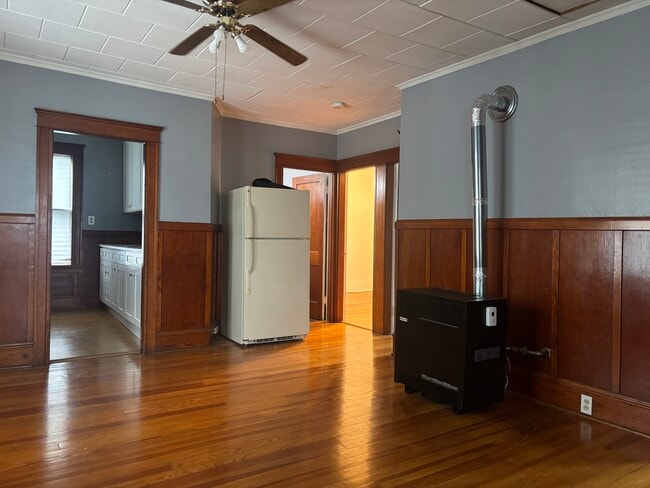 109 Hemond Ave, Unit 2 in Woonsocket, RI - Foto de edificio - Building Photo