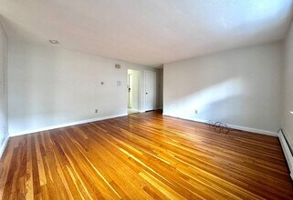10 Vinal St, Unit 3 in Boston, MA - Building Photo - Building Photo