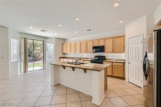 6732 Kyle Stewart Ct in North Las Vegas, NV - Foto de edificio - Building Photo