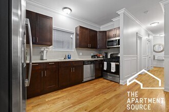 742 N Avers Ave, Unit 3 in Chicago, IL - Foto de edificio - Building Photo