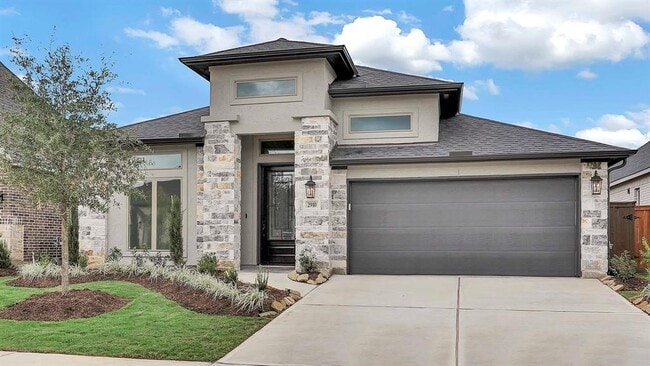 property at 2910 Starling Dr