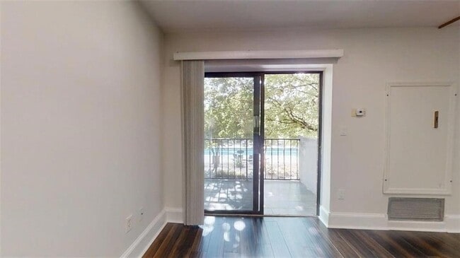 property at 300 Johnson Ferry Rd