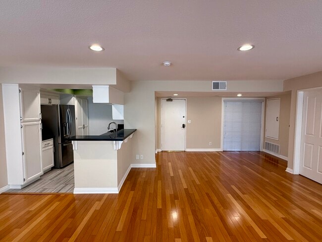 property at 4249 Longridge Ave