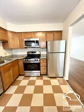1644 W Sherwin Ave, Unit 2B in Chicago, IL - Building Photo - Building Photo