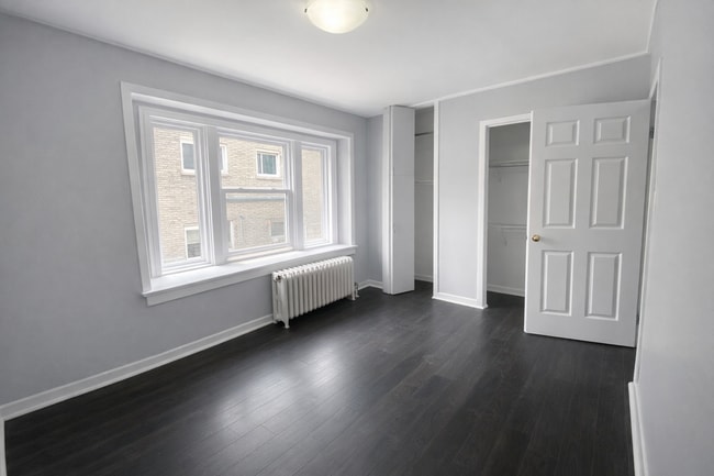 369 Glendale Av in St Catharines, ON - Building Photo - Building Photo