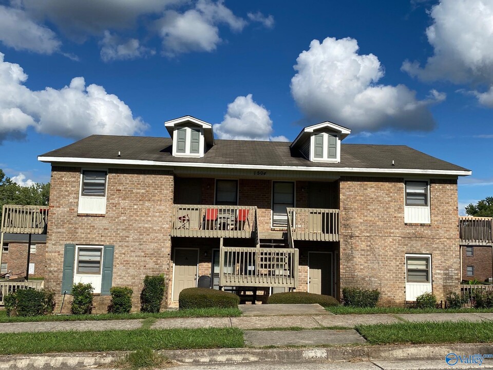 1504 Ascent Trail NW, Unit b in Huntsville, AL - Building Photo