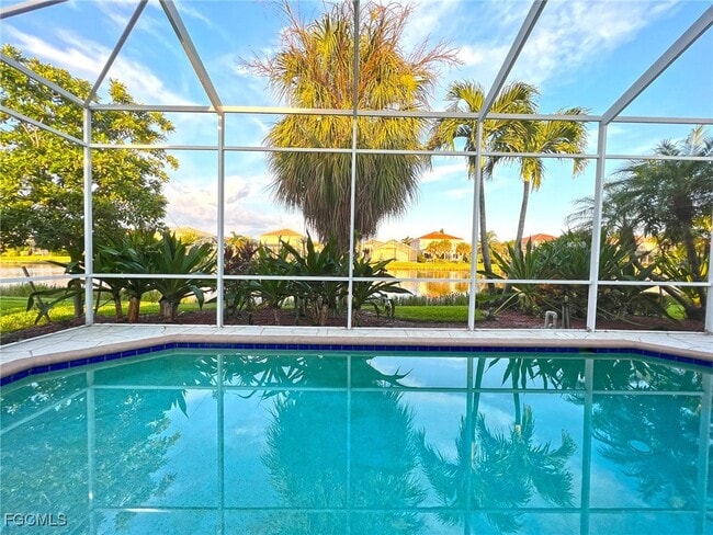 15459 Laguna Hills Dr in Ft. Myers, FL - Building Photo - Building Photo