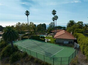 984 La Cresta Pl in Palos Verdes Estates, CA - Building Photo - Building Photo