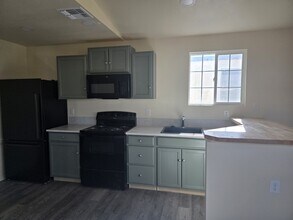 1484 Tonto Dr in Bullhead City, AZ - Building Photo - Building Photo