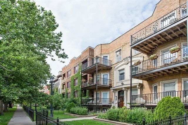 property at 4635 N Malden St