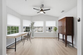 13810 Sutton Park Dr N, Unit 1532 in Jacksonville, FL - Foto de edificio - Building Photo