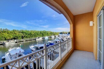 655 Casa Loma Blvd in Boynton Beach, FL - Building Photo - Building Photo