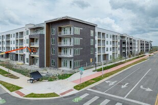 Presidium Del Via in Del Valle, TX - Building Photo