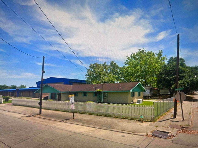 1061 Anderson St in New Iberia, LA - Building Photo - Building Photo