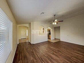 12584 W Clarendon Ave in Avondale, AZ - Building Photo - Building Photo