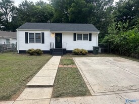 300 N Plymouth Rd NW in Huntsville, AL - Building Photo