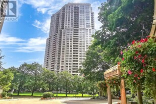 25-425 Kingsbridge Garden Cir in Mississauga, ON - Building Photo