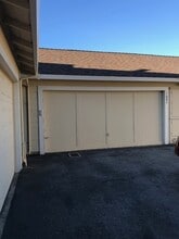 1085 Highlander Dr in Seaside, CA - Building Photo - Building Photo