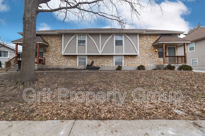 2825 Tepee Ave in Independence, MO - Foto de edificio