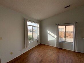 8709 Suncrest Ave SW in Albuquerque, NM - Building Photo - Building Photo