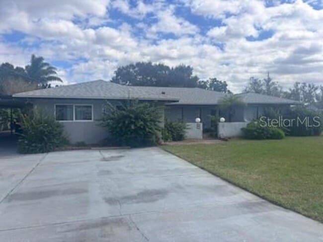 property at 543 FL-559