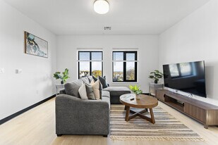 600 Broadway, Unit ID1240310P in Everett, MA - Building Photo