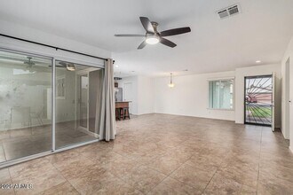 2411 E Alameda Dr in Tempe, AZ - Building Photo - Building Photo