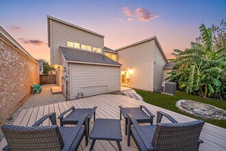 12805 Westpark Dr in Houston, TX - Building Photo - Building Photo