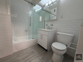 EAST 56 STREET, Unit 9D in New York, NY - Foto de edificio - Building Photo