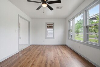 2228 NE 23rd St in Oklahoma City, OK - Building Photo - Building Photo