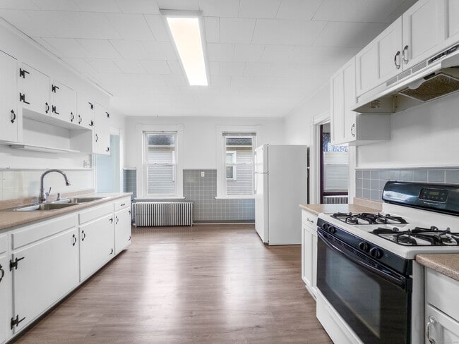 634 High St in Middletown, CT - Building Photo - Building Photo