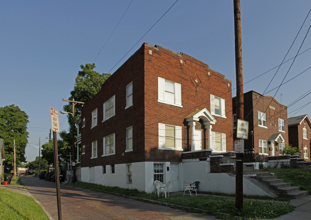 956 S Floyd St in Louisville, KY - Building Photo