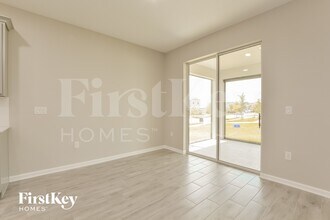 921 Carmillion Ct, Unit E in Groveland, FL - Foto de edificio - Building Photo