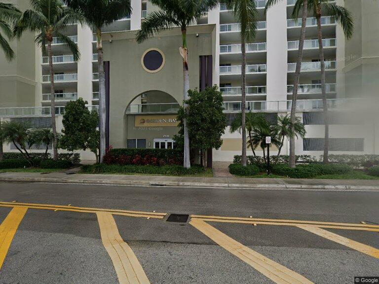 17050 N Bay Rd in Sunny Isles Beach, FL - Foto de edificio