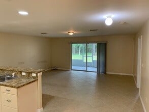 36 Bunker View Dr in Palm Coast, FL - Building Photo - Building Photo