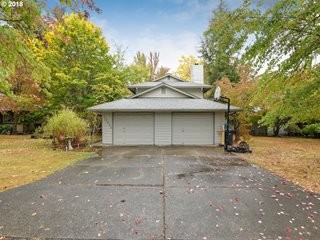 10935 SW Garden Park Pl in Tigard, OR - Building Photo