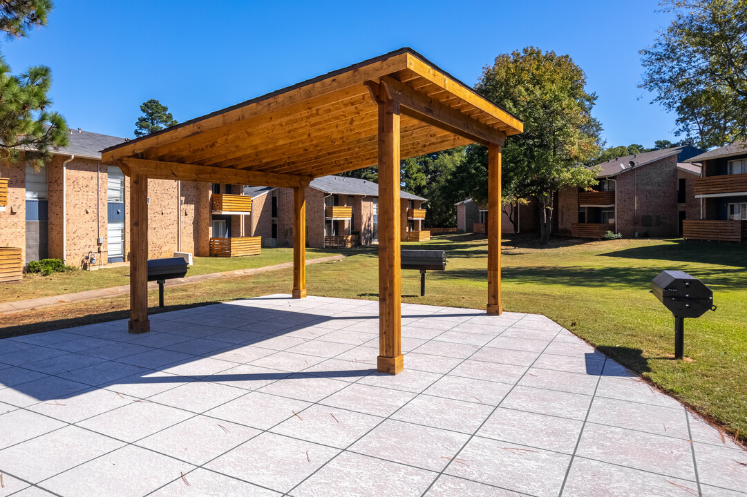 Scenic Pines Apartments in Longview, TX - Building Photo