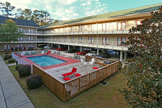 The Flats / The Cottages/The Pavilion in Tallahassee, FL - Foto de edificio - Building Photo