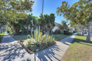 1324 Idaho Ave in Santa Monica, CA - Building Photo - Building Photo