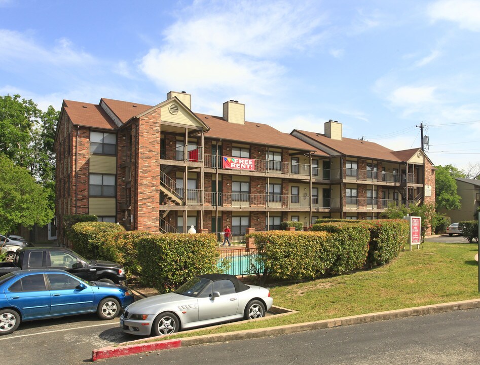 Circle Oaks II Apartments in Austin, TX - Foto de edificio