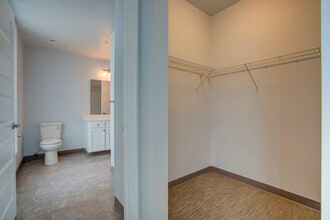 Marketplace Apartments in Flint, MI - Foto de edificio - Interior Photo
