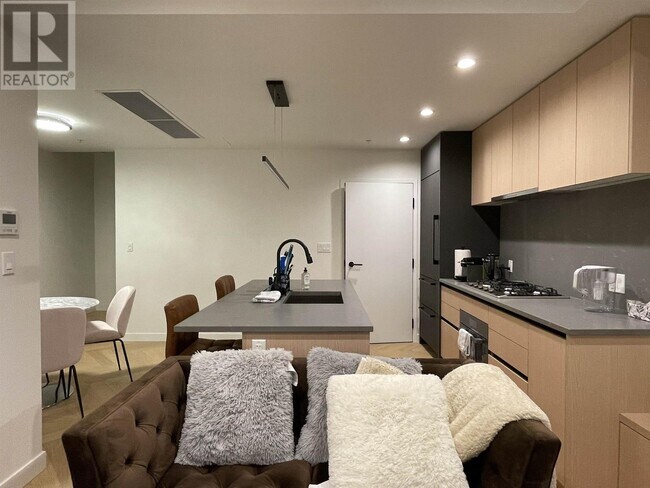 6788 Oak St in Vancouver, BC - Building Photo - Building Photo
